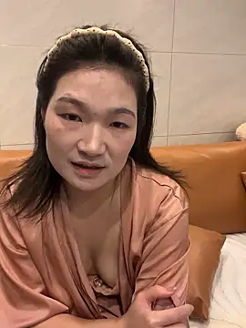 Snapshot of Alice168168 chatting on April 5, 6:25 pm Alice168168 online show from April 5, 6:25 pm