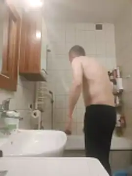 kfghbolt online show from April 3, 9:49 am