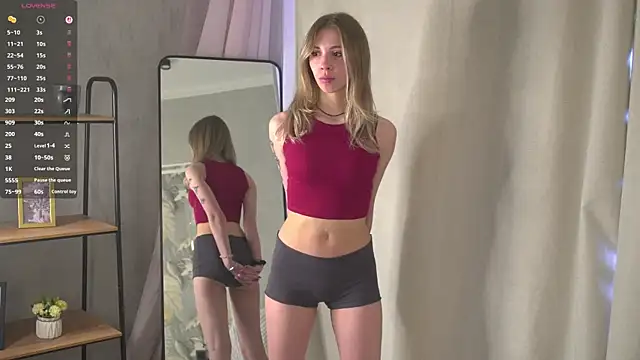 AubreyHoltry online show from May 3, 10:42 am