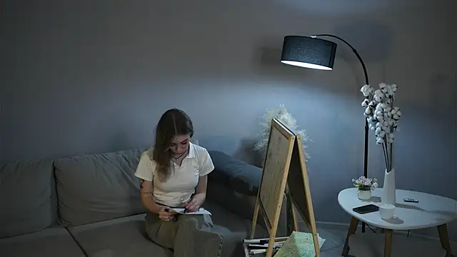 AubreyHoltry online show from April 2, 1:07 pm