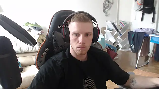 White eyebrow online show from April 2, 11:06 am