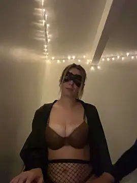 jeunecoupleamateur online show from April 27, 7:56 pm