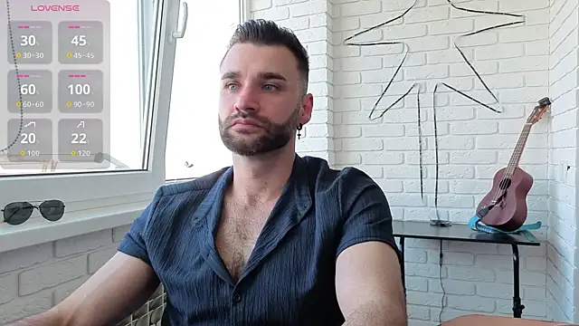 Snapshot of DaddySlava chatting on June 5, 4:35 pm DaddySlava online show from June 5, 4:35 pm