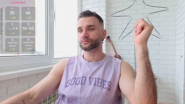 Snapshot of DaddySlava chatting on May 31, 1:39 pm DaddySlava online show from May 31, 1:39 pm
