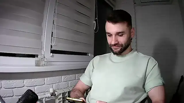 DaddySlava online show from April 3, 8:15 pm