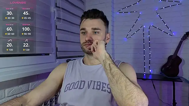 Snapshot of DaddySlava chatting on June 7, 8:36 pm DaddySlava online show from June 7, 8:36 pm