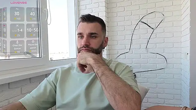 Snapshot of DaddySlava chatting on June 25, 1:05 pm DaddySlava online show from June 25, 1:05 pm