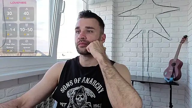 Snapshot of DaddySlava chatting on June 9, 5:25 pm DaddySlava online show from June 9, 5:25 pm