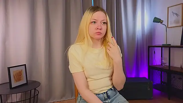 OliviaCaffery online show from May 12, 4:13 pm