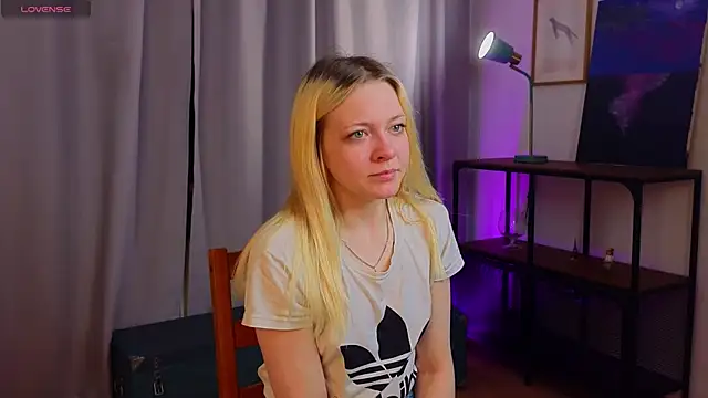 OliviaCaffery online show from April 19, 4:30 pm