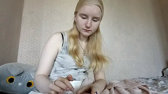 Snapshot of ForwentSeat chatting on April 15, 8:09 am ForwentSeat online show from April 15, 8:09 am