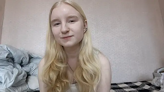 Snapshot of ForwentSeat chatting on April 4, 7:15 am ForwentSeat online show from April 4, 7:15 am