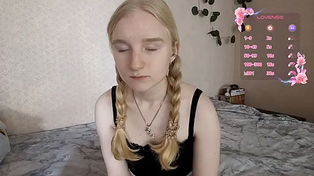 Snapshot of ForwentSeat chatting on May 15, 7:06 am ForwentSeat online show from May 15, 7:06 am