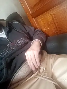 olivaissul online show from April 14, 1:27 pm