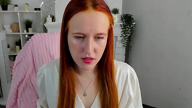 EvaBellea online show from April 7, 2:52 pm