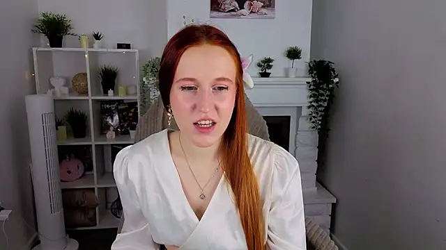 Snapshot of EvaBellea chatting on April 21, 12:56 pm EvaBellea online show from April 21, 12:56 pm