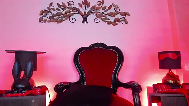 Madamedaphne  online show from May 20, 5:43 pm