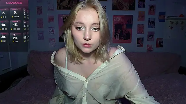 Snapshot of SW_K1RA1 chatting on April 6, 5:25 pm SW K1RA1 online show from April 6, 5:25 pm