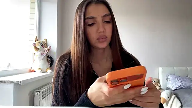 AlvinaMair online show from April 18, 11:01 am