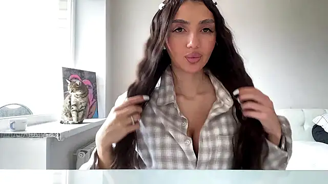 AlvinaMair online show from April 30, 11:39 am