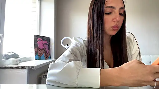 AlvinaMair online show from May 4, 9:23 am