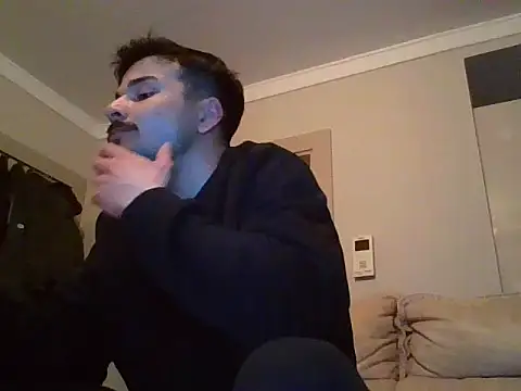 Snapshot of Hayat2Bilet chatting on April 1, 5:10 pm Hayat2Bilet online show from April 1, 5:10 pm