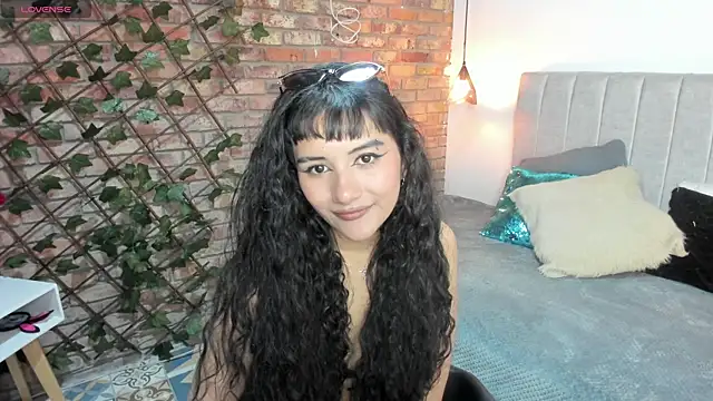Hanna Clark   online show from April 27, 12:36 pm