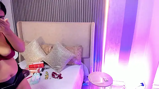 BellaWilliams  online show from July 16, 7:44 pm