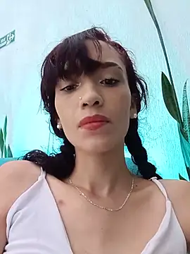 Snapshot of Alexa_fox669 chatting on June 17, 1:10 pm Alexa fox669 online show from June 17, 1:10 pm