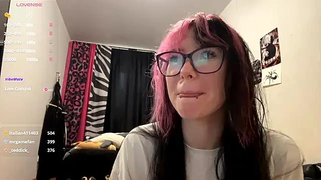WifeAileen online show from May 8, 7:12 am