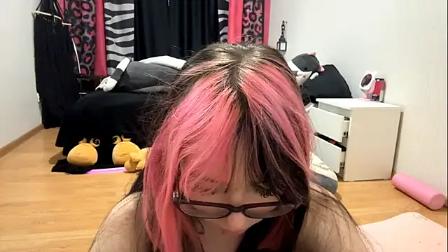 WifeAileen online show from May 11, 4:04 pm