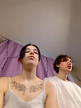 Eva Robin online show from April 11, 12:20 pm