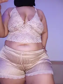 Snapshot of Sexy_yassimna chatting on June 12, 3:32 pm Sexy yassimna online show from June 12, 3:32 pm