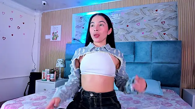 Delphine doll online show from June 4, 11:48 am