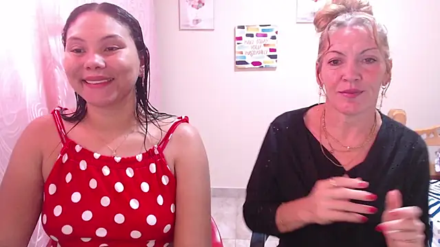 juliachannelhot online show from May 4, 8:22 pm
