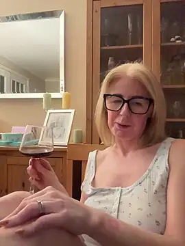 Laylaskyexx online show from April 16, 9:39 pm