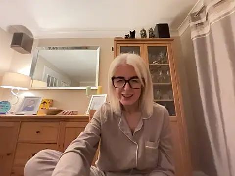 Laylaskyexx online show from April 22, 9:43 pm