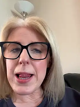 Laylaskyexx online show from April 7, 10:17 am