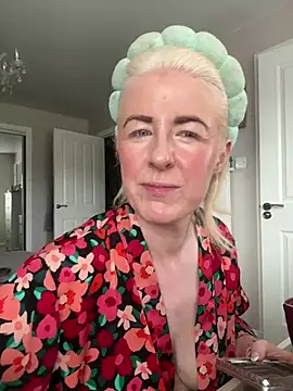 Laylaskyexx online show from June 26, 6:41 am