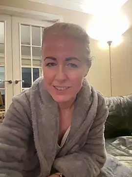 Laylaskyexx online show from April 15, 4:40 am