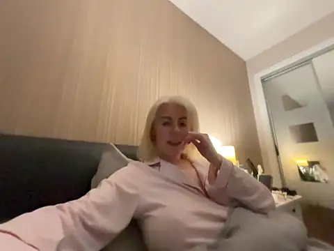 Laylaskyexx online show from May 9, 9:29 pm