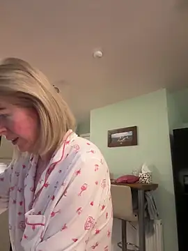 Laylaskyexx online show from April 8, 5:31 am