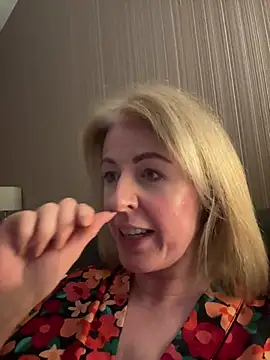 Laylaskyexx online show from April 3, 8:59 pm