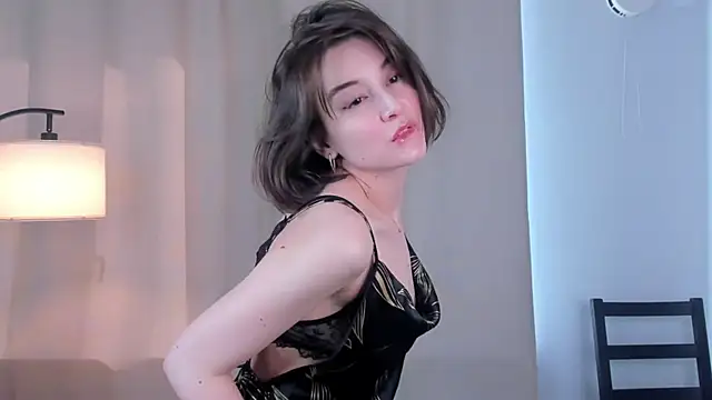 HeleneLeach online show from April 2, 7:48 am