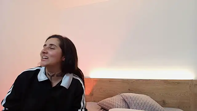 Elisa n Emma online show from April 28, 8:24 pm