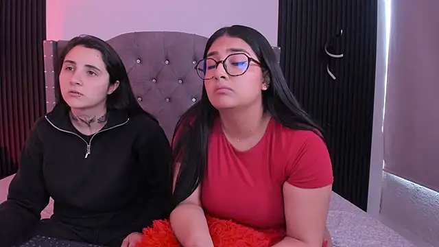 Elisa n Emma online show from April 27, 5:44 pm