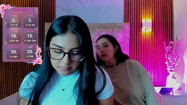 Elisa n Emma online show from May 11, 4:59 pm