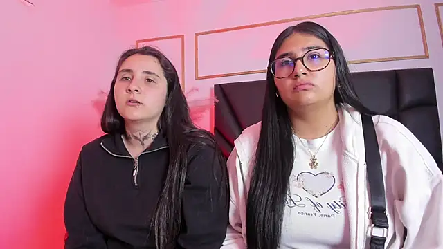 Elisa n Emma online show from May 6, 9:08 pm