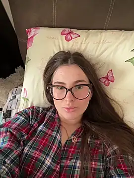 Lindasix online show from April 4, 9:16 am