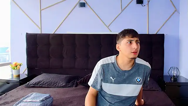 Sweett Sinn  online show from April 13, 4:22 pm